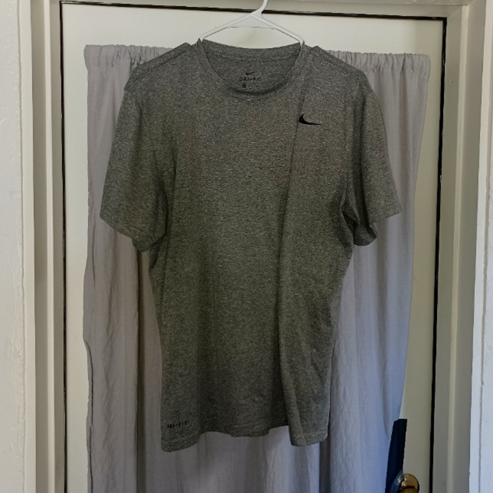 NWOT Nike Dri Fit Shirt Size XL Very soft, No Flaws